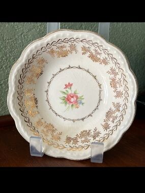 Vintage Stetson China “American Beauty” Berry Bowl – 1950s, 22kt Gold